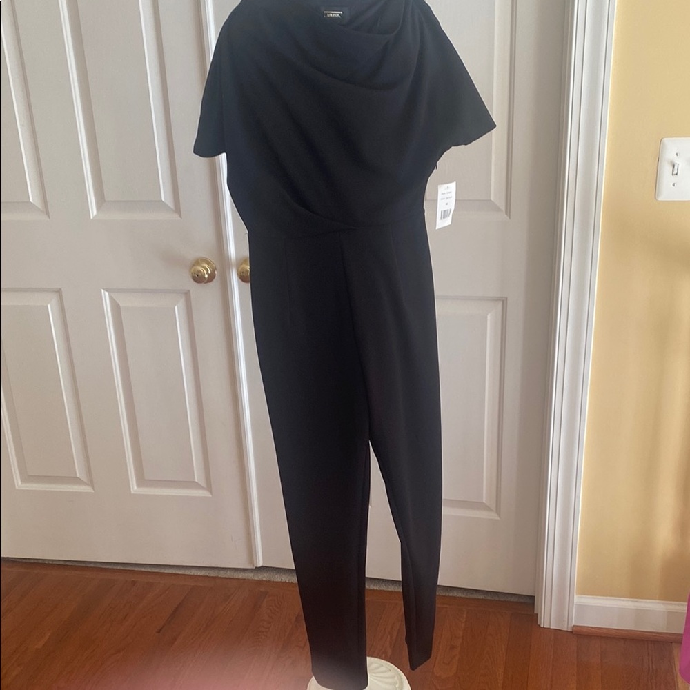 Alexia Admor Black Jumpsuit with Tapered Legs and Cap Sleeves size M NWT NEW